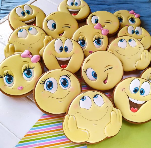 Пряники в виде смайликов