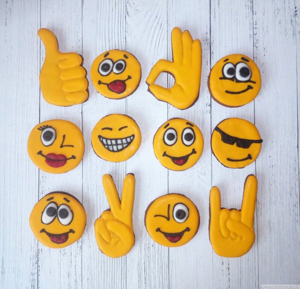 Пряники в виде смайликов