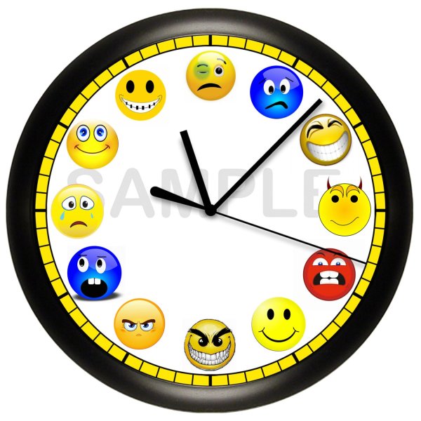 Смайлик с часами на руке