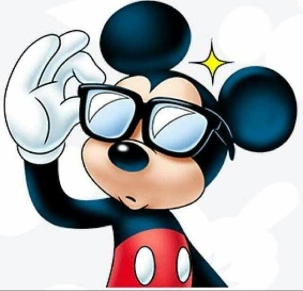 Микки в очках