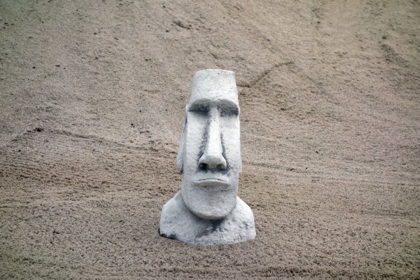 Моаи Стоун скульптура