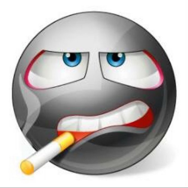 Смайлик с сигаретой в зубах