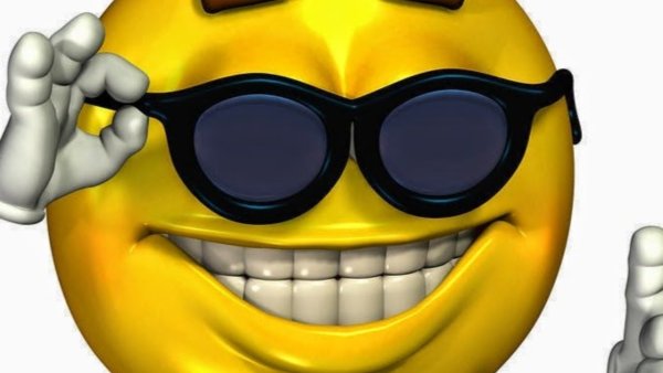 Смайлик в очках с камерой