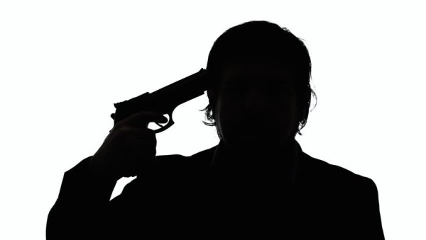 Пистолет у головы