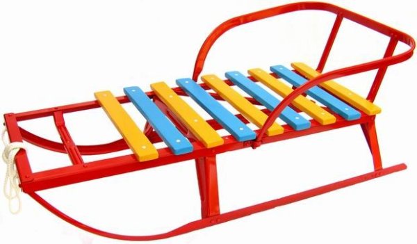 Санки на белом фоне