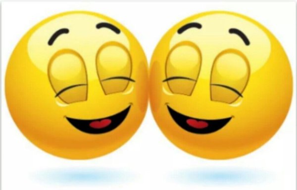Смайлики обнимаются