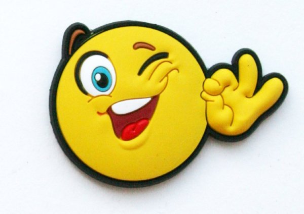Магнит на холодильник смайлик