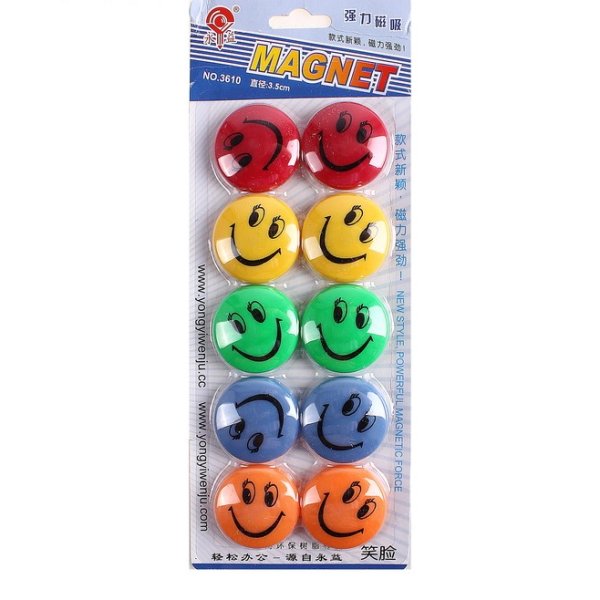 Магнит притягивает смайлики