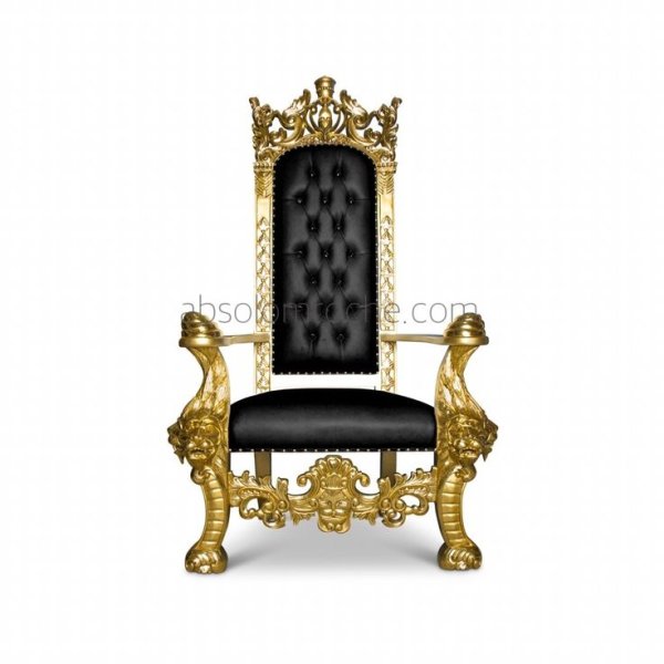 Кресло короля на белом фоне