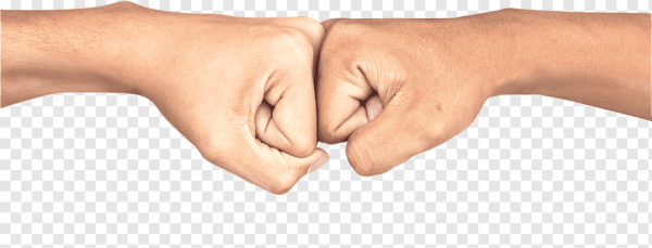 Стукаются кулаками