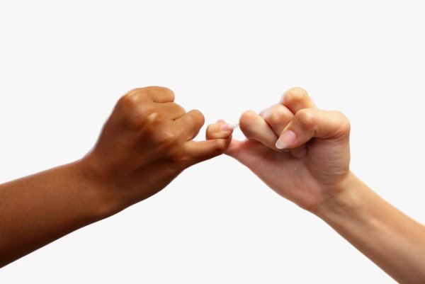 Скрещенные мизинцы