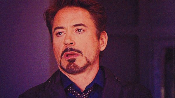 Роберт Дауни младший закатывает глаза