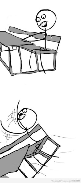 Переворачивает стол