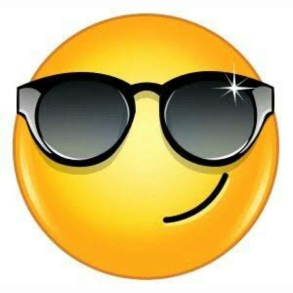 Смайл в темных очках