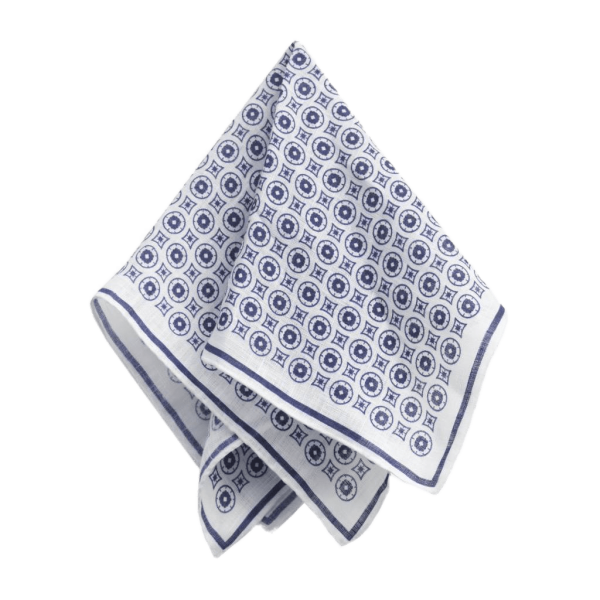 Носовой платок на белом фоне