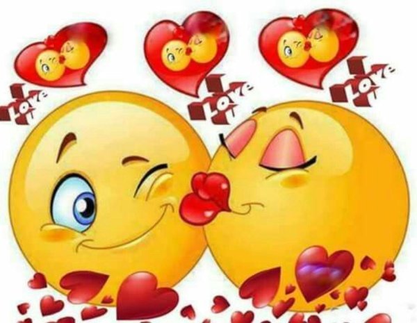 Смайлики поцелуйчики обнимашки