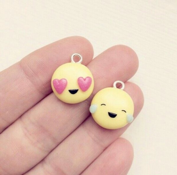 Кулоны из воздушного пластилина