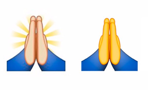 Две сложенные ладони смайлик