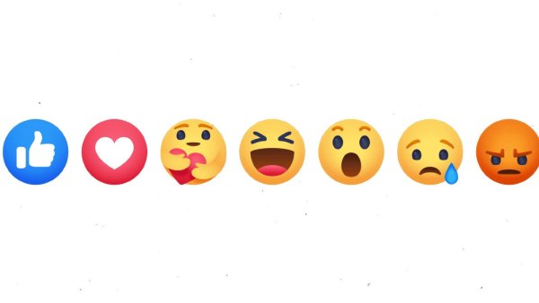 Эмодзи улыбка