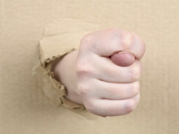 Кукиш женская рука