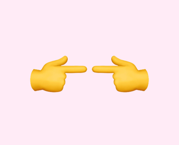 Смайлик с пальцами друг к другу