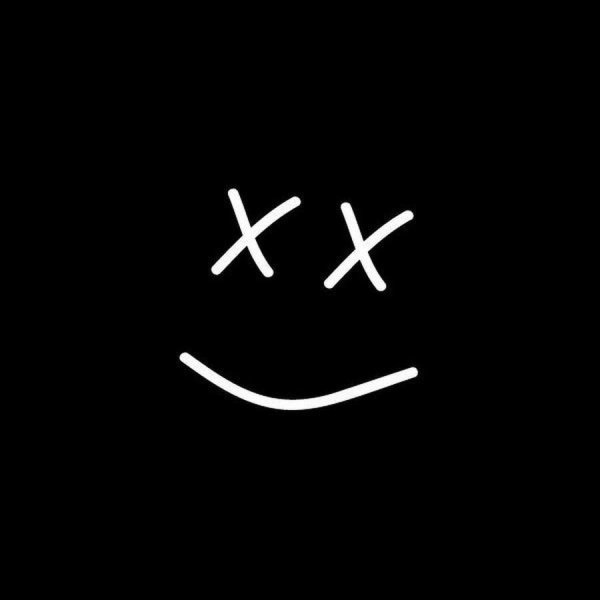 Черный фон и убитый смайлик