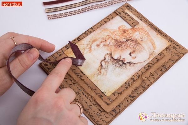 Леонардо открытка деревянная