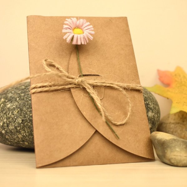 Крафтовый конверт на свадьбу