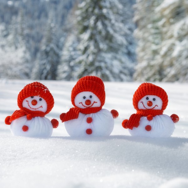 Три снеговика