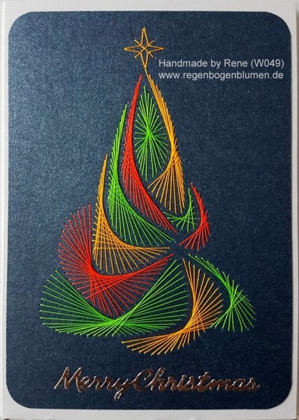 Новогодняя открытка с елкой из ниток