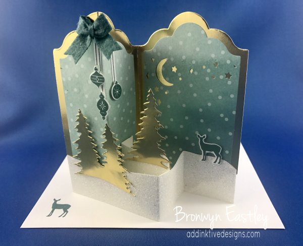 Объемная елка на бумаге