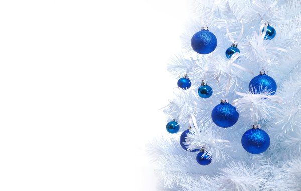 Елка с синими шарами