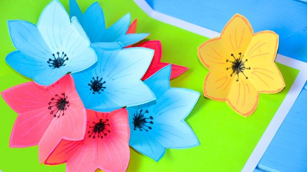 Цветочки из бумаги на открытку