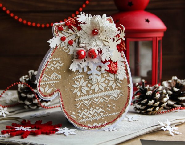 Новогодняя открытка варежка