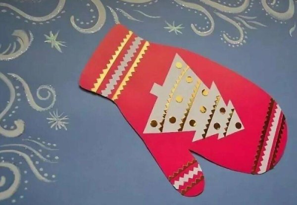 Аппликация новогодние варежки