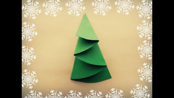 Объемная елка из бумаги на дверь