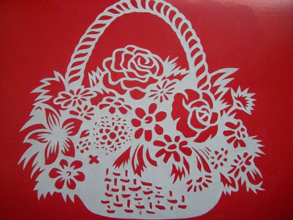 Фигурная вырезка из бумаги