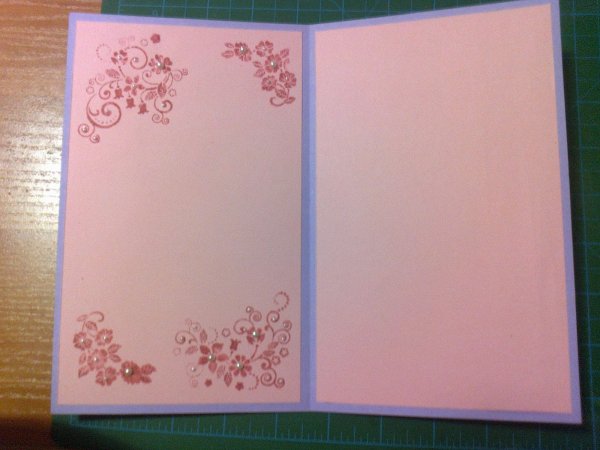 Внутри открытки украсить