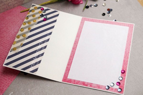 Оформить открытку внутри