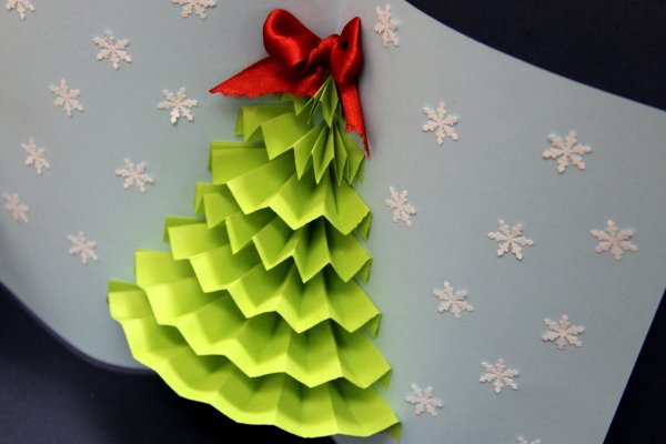 Объемная елка на бумаге