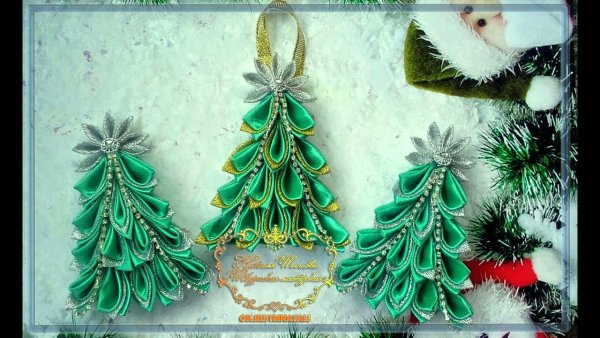 Елочка в технике канзаши