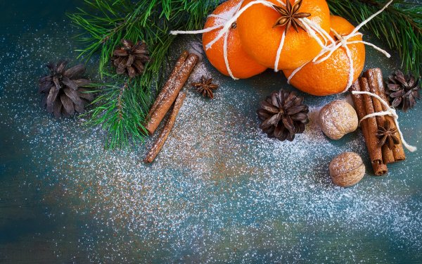 Мандарины и елка