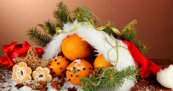 Новогодний натюрморт с мандаринами