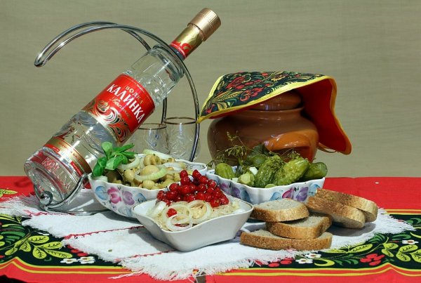 Натюрморт с водкой