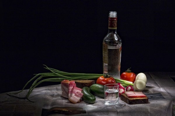 Сало с водкой