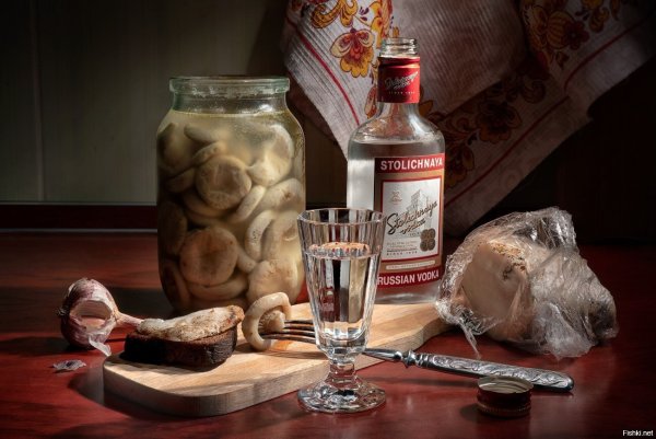 Водка с закуской фото