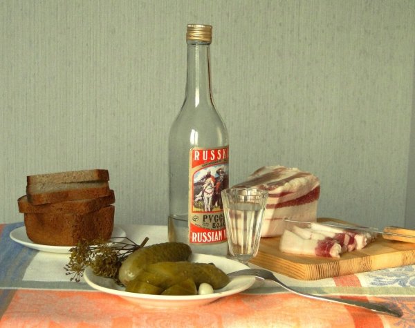 Натюрморт с икрой