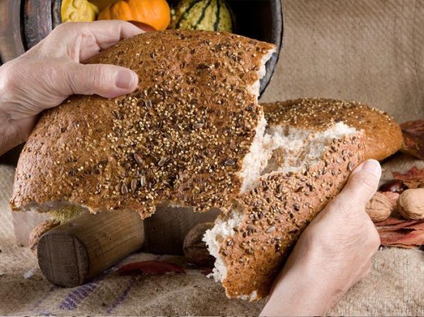 Поделиться хлебом в Рождество