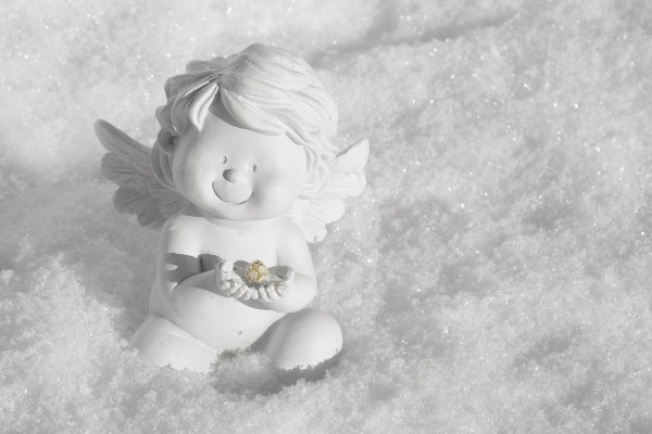 Ангелочек на снегу