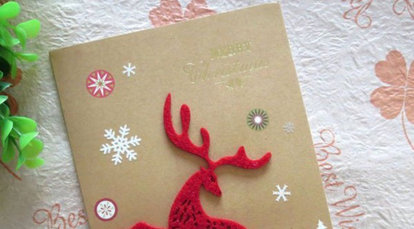 Новогодняя открытка из фетра с рукавичками